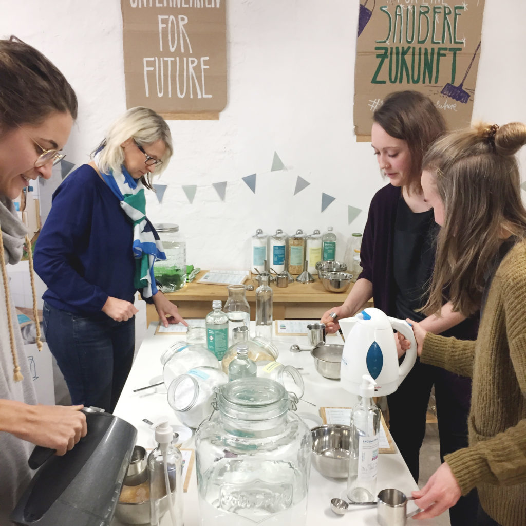 Foto von vier Frauen bei einem Workshop